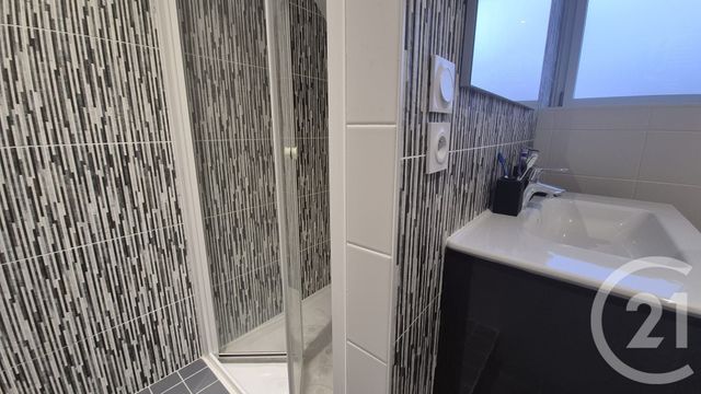 Appartement F3 à vendre - 3 pièces - 69.16 m2 - LARMOR BADEN - 56 - BRETAGNE - Century 21 Immobilière Du Golfe